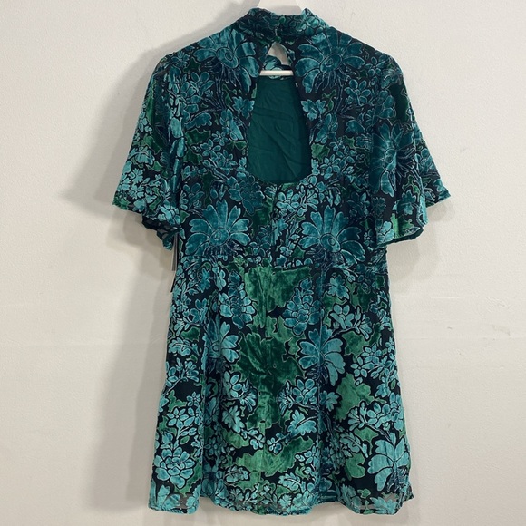 By Anthropologie Short Sleeve Mock Neck Velvet Mini Dress 10P NWT - Picture 6 of 13